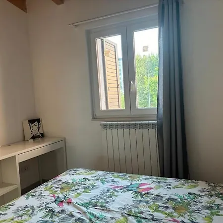 Cosy Flat Next To Bocconi Lägenhet